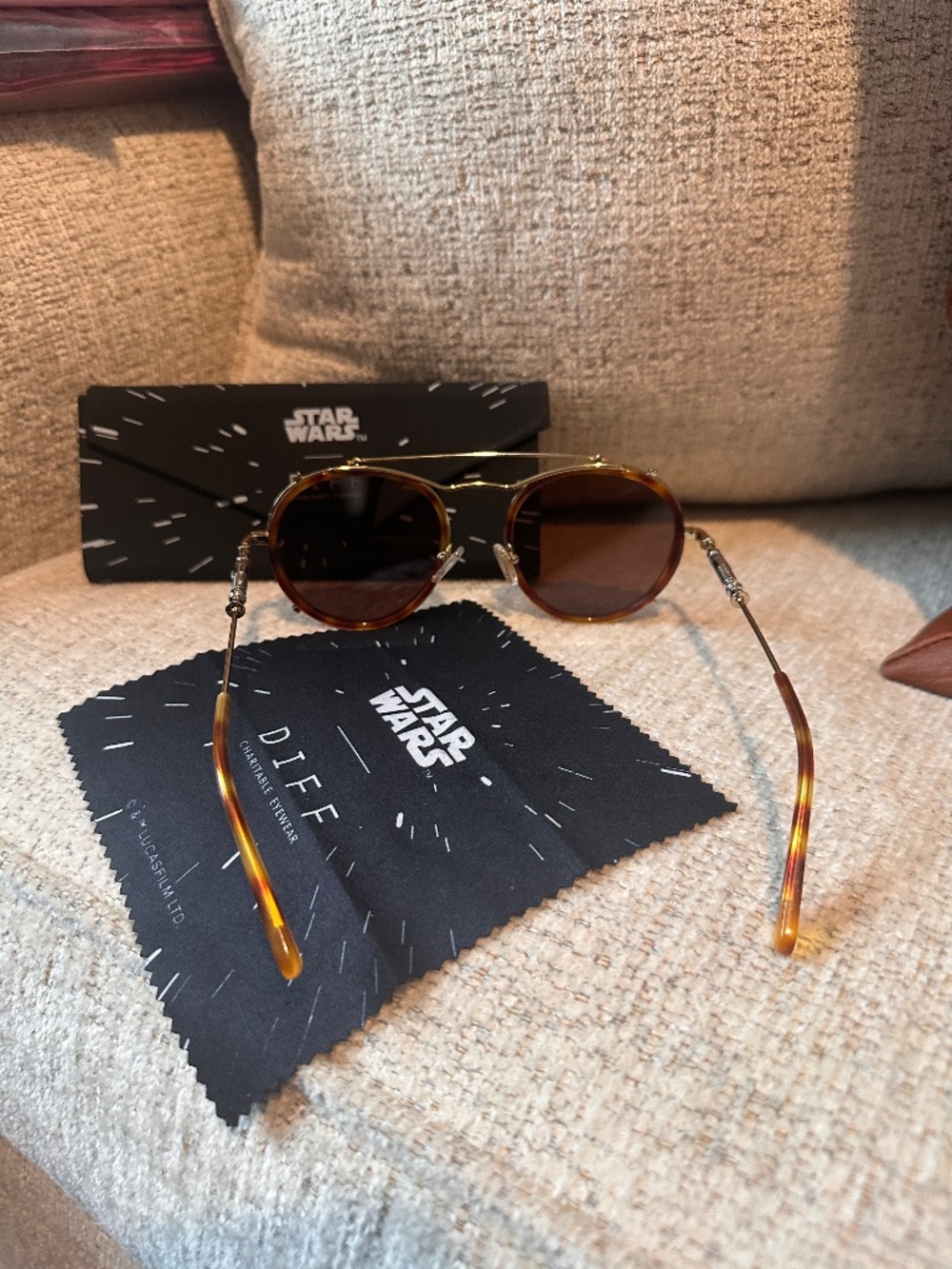 DIFF x Star Wars Obi-Wan Polarized Sunglasses - Picture 3 of 9
